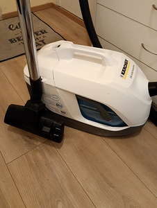 Veefiltriga tolmuimeja Kärcher DS 6.000 (3 foto / 10)