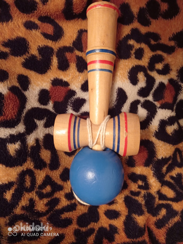 Laste mänguasi, mis parandab koordinatsiooni (Kendama). (foto #2)