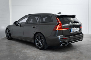 2020 Volvo V60 R-Design 2.0 D4 140kW (2 foto / 15)