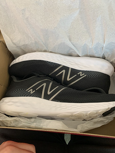 New Balance (3 foto / 3)