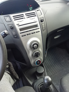 Toyota yaris (6 foto / 6)