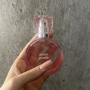 Парфюм Ariana Grande Thank U, Next; 50 мл (2 фото из 2)