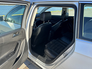 Volkswagen Passat B6 (12 foto / 15)