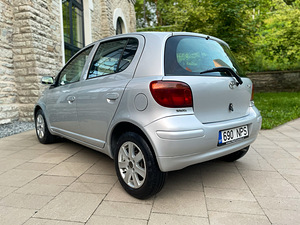 TOYOTA YARIS FACELIFT / TÜV 05.2025 / AVARIIVABA (3 foto / 15)