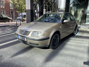 VOLKSWAGEN BORA / 1.9 DIISEL / ÜV 05.2025 (2 foto / 15)