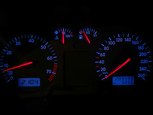 VOLKSWAGEN GOLF 4 / BENSIIN 1.6 / TÜV 10.2025 (11 foto / 14)