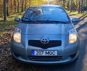 TOYOTA YARIS / ÜV 09.2025 (5 foto / 13)