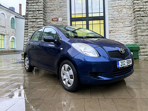 TOYOTA YARIS / BENSIIN 1.3 / ÜV 02.2025 (2 foto / 15)