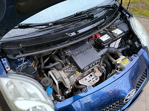 TOYOTA YARIS / BENSIIN 1.3 / ÜV 02.2025 (9 foto / 15)