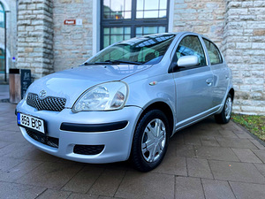 TOYOTA YARIS FACELIFT / AVARIIVABA / AUTOMAAT / ÜV 11.2025 (2 foto / 15)