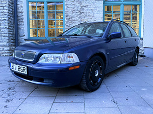 VOLVO V40 / DIISEL / AVARIIVABA / ÜV 03.2025 (1 foto / 15)