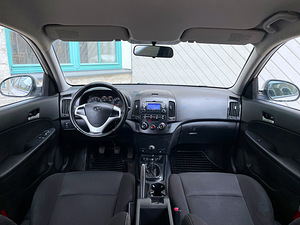 HYUNDAI i30 / TÜV 12.2025 (10 foto / 15)