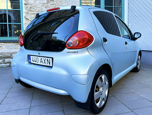 TOYOTA AYGO / AVARIIVABA / TÜV 01.2026 (3 foto / 15)