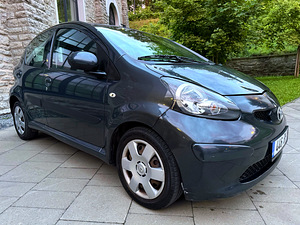 TOYOTA AYGO / A/C / AVARIIVABA / 1 OMANIK / ÜV 08.2026 (2 foto / 15)