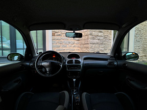 PEUGEOT 206 / FACELIFT / AUTOMAAT / ÜV 05.2026 (10 foto / 15)