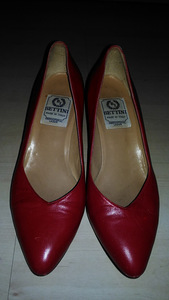 Punased nahast kingad