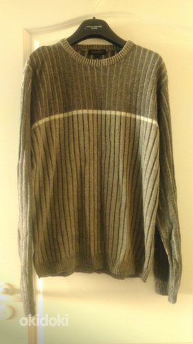 Тонкий мужской свитер в полоску (фото #1)