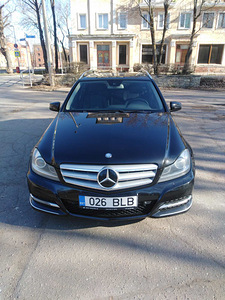 Mercedes-Benz C 200 (1 foto / 6)