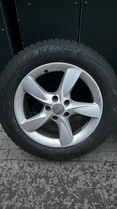Оригинальный диск Audi 17" + Goodyear Polargrip Ice 225/60R1 (4 фото из 8)
