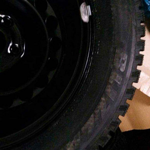 Продам резину в месте с дисками 195/65r15 bridgestone blizza (6 фото из 8)