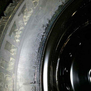 Продам резину в месте с дисками 195/65r15 bridgestone blizza (8 фото из 8)