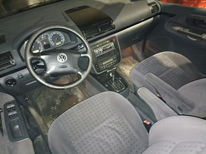 VOLKSWAGEN SHARAN 1.8 Turbo 110kw automat 2002год (3 фото из 10)