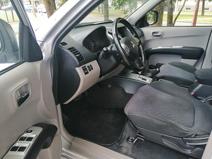 Mitsubishi L200 2.5d 131kw Automat 12a 184ooo km Maastur (6 foto / 10)