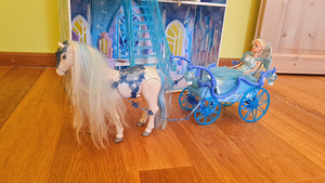 Frozen nukumaja Elsa loss jääloss mööbel tõld nukk (5 foto / 7)