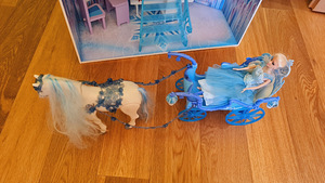 Frozen nukumaja Elsa loss jääloss mööbel tõld nukk (6 foto / 7)
