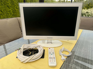 Продается редкий Samsung 22" TV с белой рамкой (1 фото из 3)