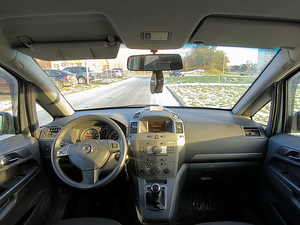 Opel zafira (7 foto / 10)