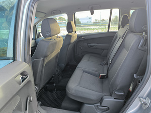 Opel zafira (9 foto / 10)