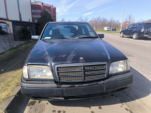 MERCEDES-BENZ (4 foto / 6)