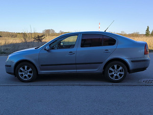 SKODA OCTAVIA (3 фото из 7)