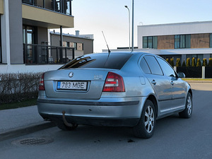 SKODA OCTAVIA (1 фото из 7)