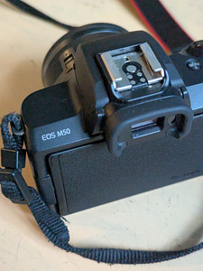 Canon M50 hübriidkaamera (2 foto / 3)