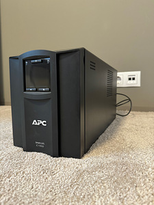 UPS APC Smart-UPS C 1000VA 600W LCD 230V must USB-ga (2 foto / 3)