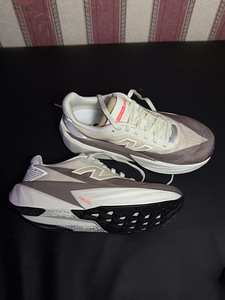 NEW BALANCE FUELCELL REBEL V5 (5 foto / 8)