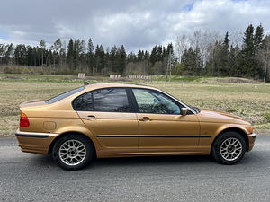 BMW 318i (7 foto / 13)