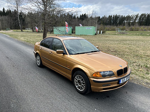 BMW 318i (8 foto / 13)