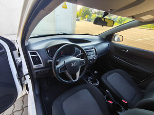Hyundai I20 2012 (11 foto / 13)