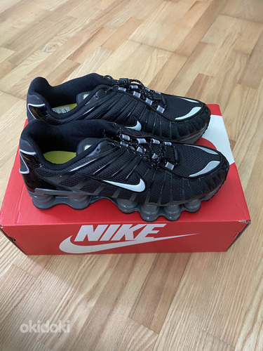 Кроссовки Nike Shox ЖЕНСКИЕ 40 размера, новые, коробка немного повреждена. (фото #5)