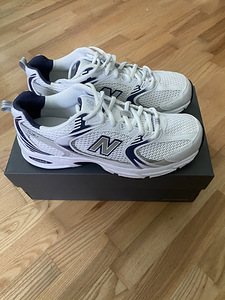 New balance 530, sizes available 42.5, 40 - 100€ new (4 foto / 5)