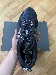 New balance 610, 42 - 95€ new,box a little damaged (4 foto / 6)