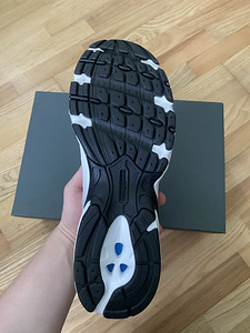 New balance 530, 44. - 100€ new, box a little damaged (4 foto / 6)