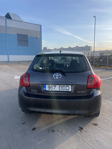 Toyota Auris (3 foto / 6)