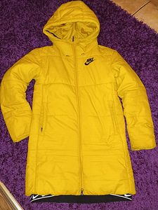 Куртка nike xs (1 фото из 3)