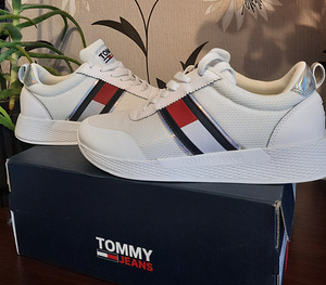 TOMMY JEANS TECHNICAL FLEXI TOSSUD (3 foto / 10)