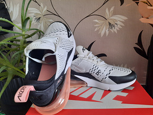 NIKE AIR MAX 270 TOSDUD (7 foto / 10)