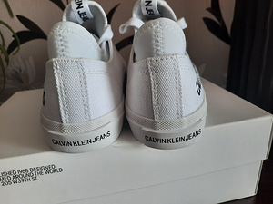 CALVIN KLEIN JEANS KETSID (5 foto / 9)
